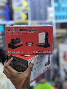 UNIVERSAL SATA Docking Station (USB-3), view 1