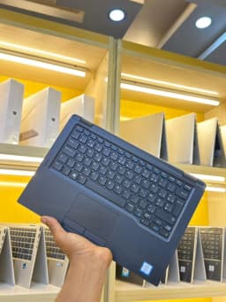 DELL Latitude 7390, view 4
