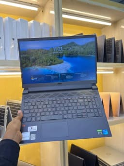 DELL G15 5511, view 1