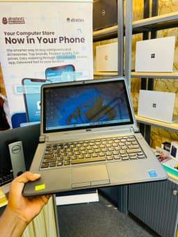 DELL Latitude 3350, view 1