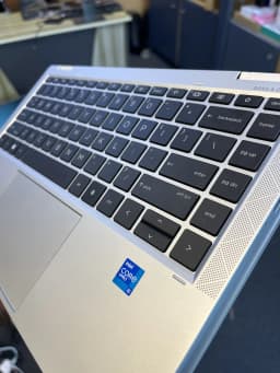 HP EliteBook x360 1040 G8, view 4