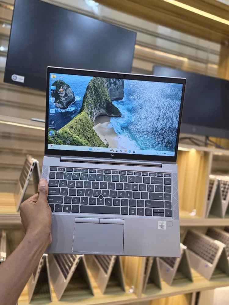 HP ZBook Firefly 14UG7