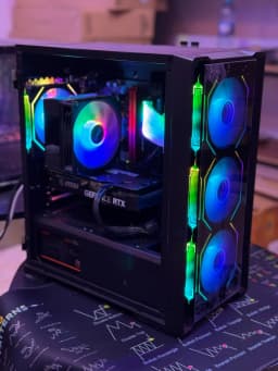 GIGABYTE GAMING B560M RTX 5060Ti, view 1