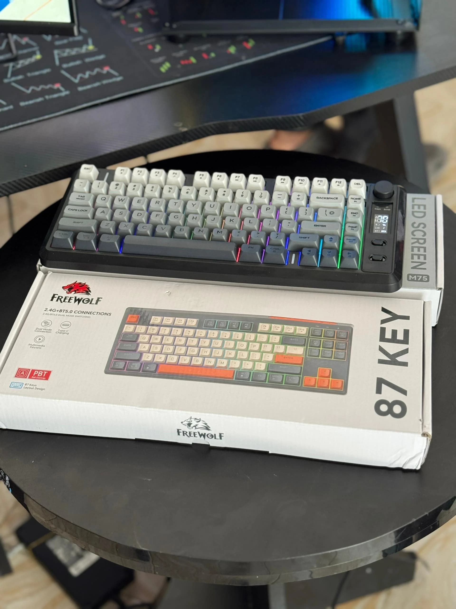 FREEWOLF Freewolf Wireless Mechanical Keyboard
