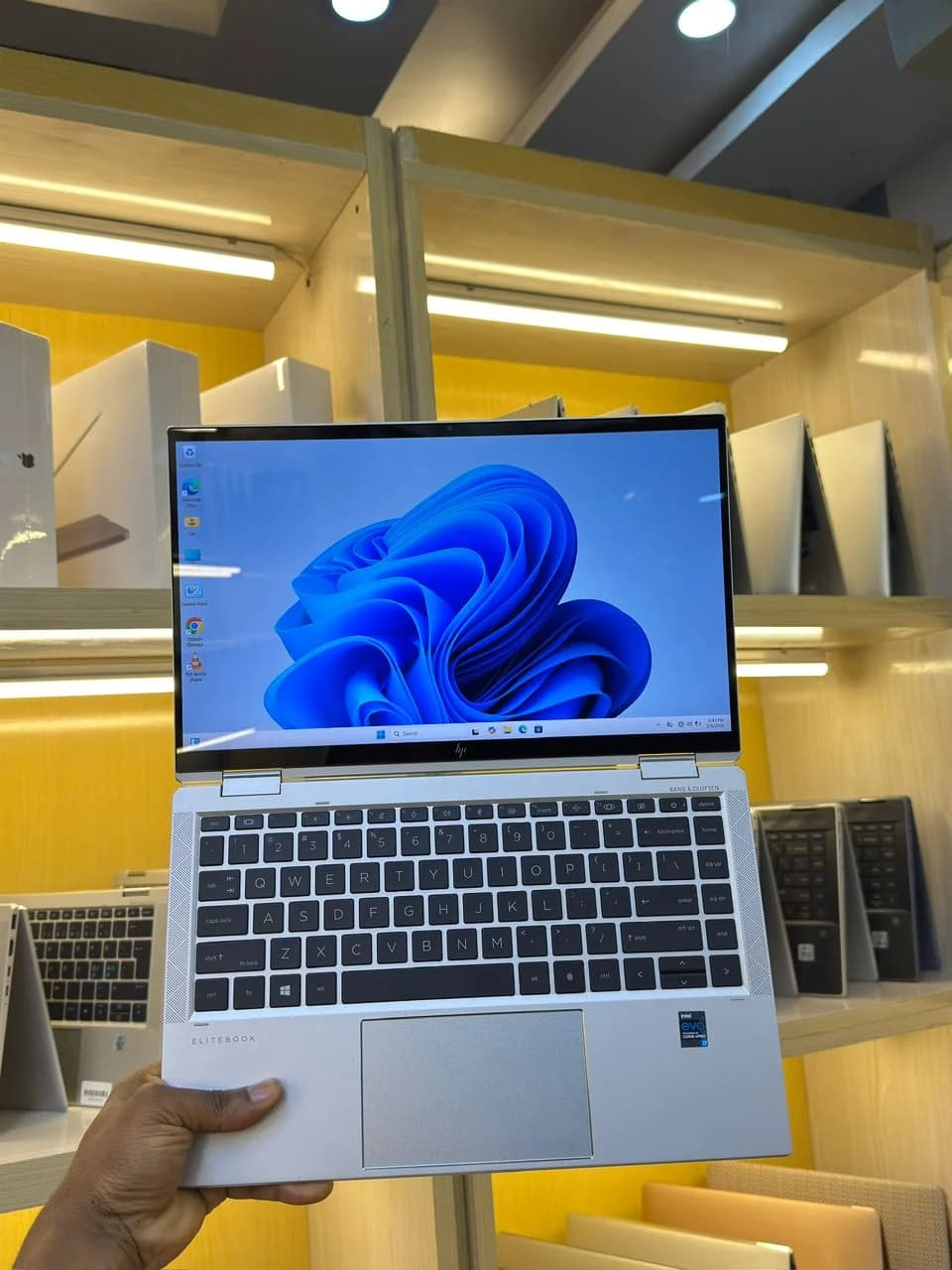 HP EliteBook x360 1040 G8